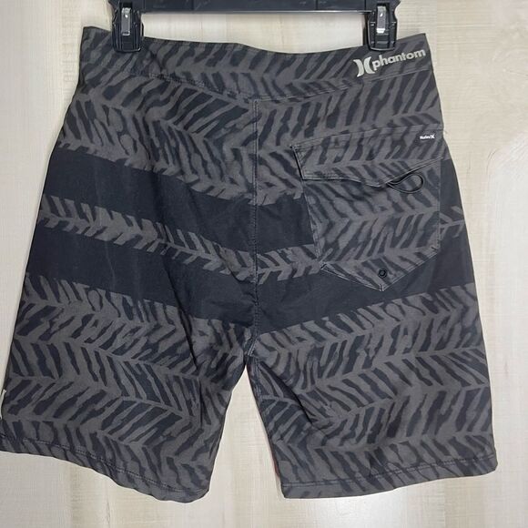 Hurley black and gray swim trunks board shorts, size 28 - Picture 9 of 14